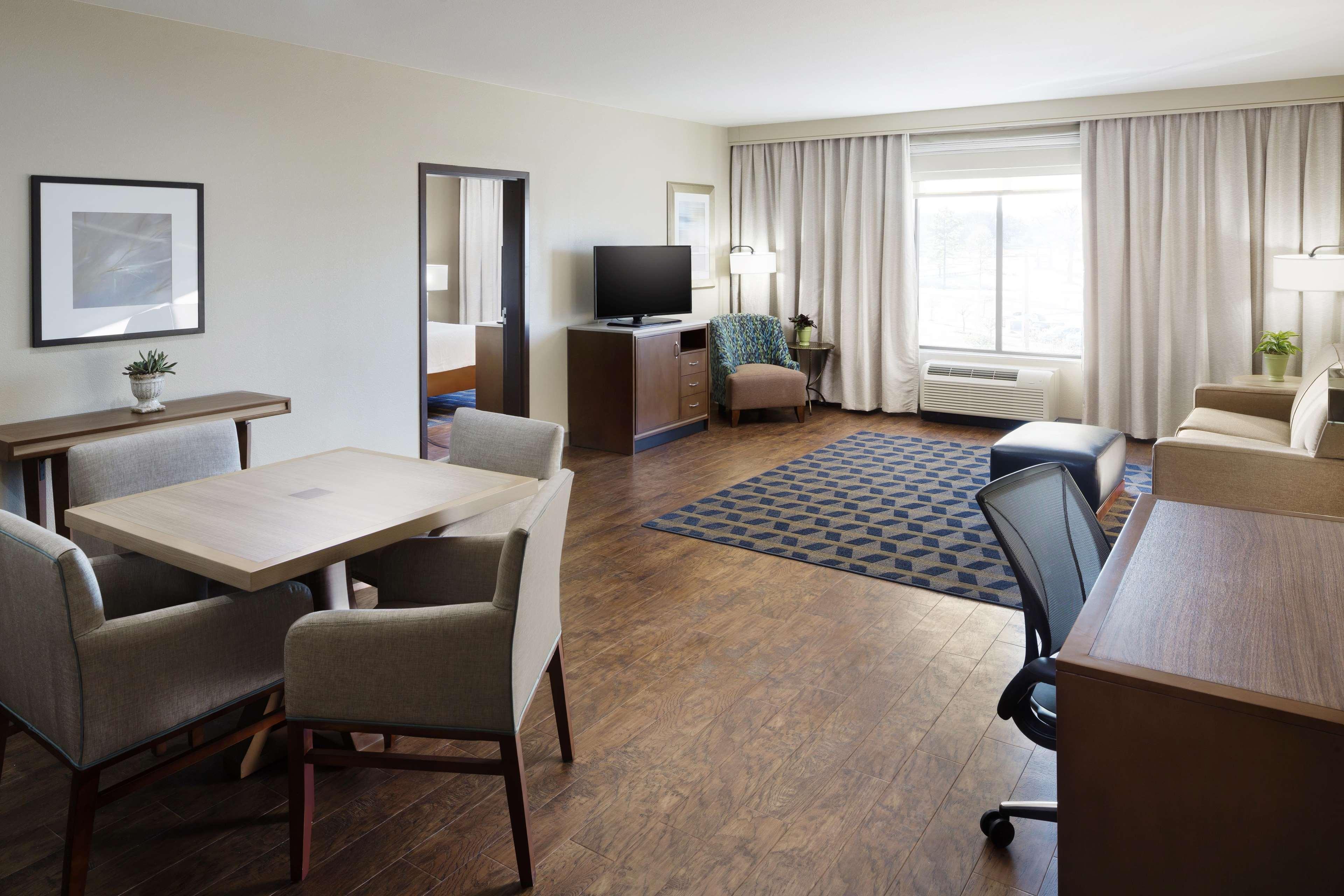Longview Hilton Garden Inn מראה חיצוני תמונה